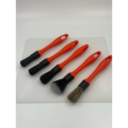 Set 5 brushes for detailing